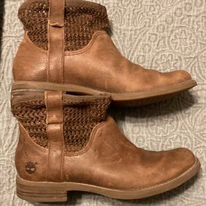 Size 5 1/2 timberland boots 🌵